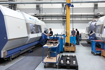 Zwei Komplettbearbeitungszentren der Type M40-G MILLTURN