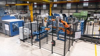 Tool and workpiece set-up station